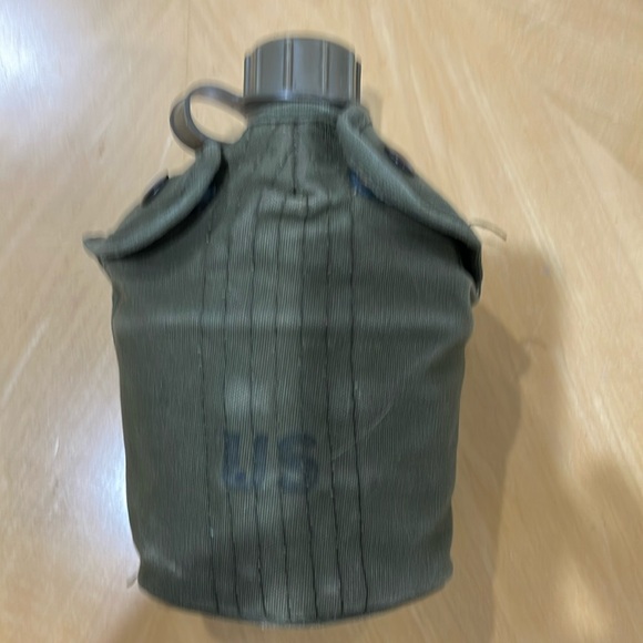 Insulated canteen - Picture 1 of 8